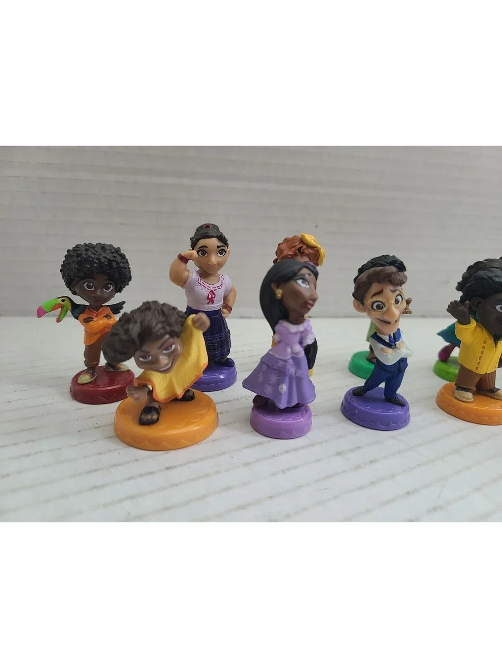 Disney Encanto Mi Familia 11 Mini Figures by JAKKS Pacific